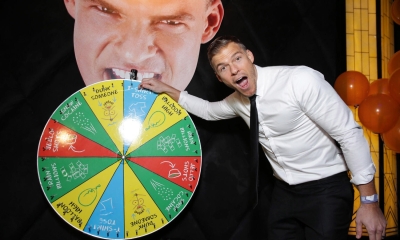 11-_Alan_Ritchson_Daily.jpg