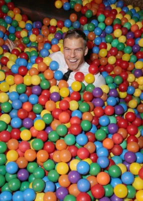 13-_Alan_Ritchson_Daily.jpg
