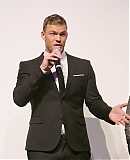 26-_Alan_Ritchson_Daily.jpg