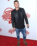 3-_Alan_Ritchson_Daily.jpg