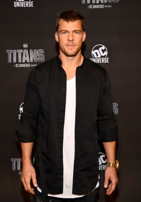 24_-_Alan_Ritchson_Daily.jpg