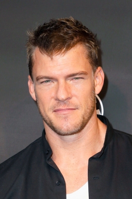 33_-_Alan_Ritchson_Daily.jpg