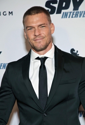 0-_Alan_Ritchson_Daily.jpg