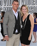 Alan_Ritchson_and_Guest_The_2010_MTV_Video_Music_Awards_28MTV.jpg