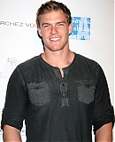 vecteezy_los-angeles-feb-19-alan-ritchson-arrives-at-the-2nd_8795371.jpg