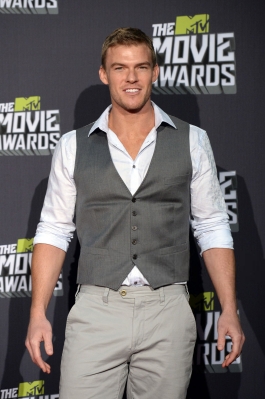2013_MTV_Movie_Awards_-_Press_Room.jpg