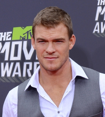 Actor_Alan_Ritchson_arrives_for_The_MTV_Movie_Awards_at_Sony.jpg