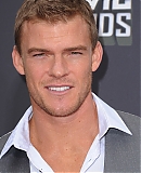 2013_MTV_Movie_Awards_-_Arrivals.jpg
