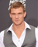 2013_MTV_Movie_Awards_-_Arrivals_281029.jpg