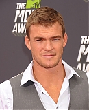 2013_MTV_Movie_Awards_-_Arrivals_28229.jpg