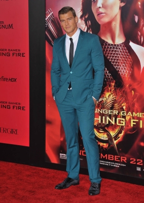 Alan_Ritchson__arriving_at_the_The_Hunger_Games-_Catching_Fi_28829.jpg
