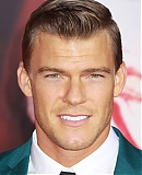 Alan_Ritchson__11_18_2013_The_Hunger_Games__Catching_Fire.jpg