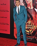 Alan_Ritchson__arriving_at_the_The_Hunger_Games-_Catching_Fi_28629.jpg
