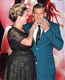 Alan_Ritchson_and_Catherine_Ritchson_attending_the_premiere_28129.jpg