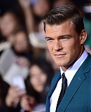 Alan_Ritchson_attending_the_Hunger_Games__Catching_Fire_prem_28129.jpg