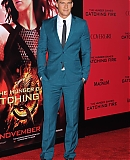 Alan_Ritchson_attending_the_premiere_of_The_Hunger_Games__C.jpg