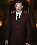 Atelier_Versace___Front_Row_-_Paris_Fashion_Week_-_Haute_Cou.jpg