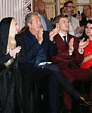 Atelier_Versace___Front_Row_-_Paris_Fashion_Week_-_Haute_Cou_281029.jpg