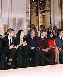 Atelier_Versace___Front_Row_-_Paris_Fashion_Week_-_Haute_Cou_281129.jpg