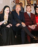 Atelier_Versace___Front_Row_-_Paris_Fashion_Week_-_Haute_Cou_281429.jpg