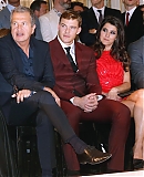 Atelier_Versace___Front_Row_-_Paris_Fashion_Week_-_Haute_Cou_281529.jpg