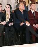 Atelier_Versace___Front_Row_-_Paris_Fashion_Week_-_Haute_Cou_282729.jpg