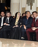 Atelier_Versace___Front_Row_-_Paris_Fashion_Week_-_Haute_Cou_283929.jpg