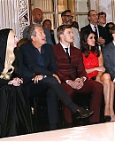 Atelier_Versace___Front_Row_-_Paris_Fashion_Week_-_Haute_Cou_28529.jpg