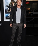 Alan_Ritchson_during_the_premiere_of_the_new_movie_from_Para.jpg