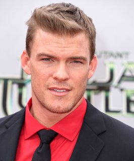 Teenage_Mutant_Ninja_Turtles_-_Los_Angeles_Premiere_-_Arri_28729.jpg