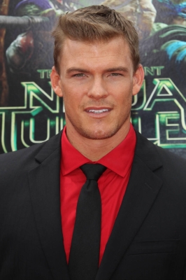 LOS_ANGELES_PREMIERE_OF__TEENAGE_MUTANT_NINJA_TURTLES___Feat_28129.jpg