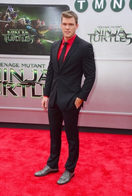 Premiere_Of_Paramount_Pictures__Teenage_Mutant_Ninja_Turtle_28629.jpg