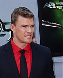 Cast_member__Alan_Ritchson_attends_the_premiere_of_the_motio_28229.jpg