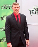 LOS_ANGELES_-_AUG_3___Alan_Ritchson_at_the_Teenage_Mutant_Ni.jpg