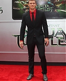 LOS_ANGELES_PREMIERE_OF__TEENAGE_MUTANT_NINJA_TURTLES___Feat.jpg