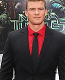 LOS_ANGELES_PREMIERE_OF__TEENAGE_MUTANT_NINJA_TURTLES___Feat_28229.jpg