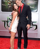 Megan_Fox_and_Alan_Ritchson_attend_the_Los_Angeles_premiere_28129.jpg