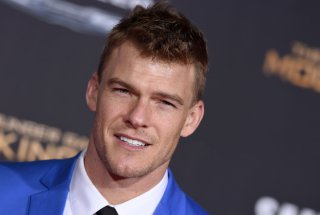 Premiere_Of_Lionsgate_s_The_Hunger_Games__Mockingjay_-_Part_281129.jpg