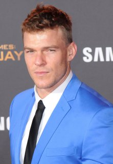 Premiere_Of_Lionsgate_s_The_Hunger_Games__Mockingjay_-_Part_28629.jpg