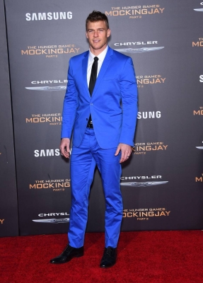 Alan_Ritchson_The_Hunger_Games__Mocking_Jay_-_Part_2_Los_A_28329.jpg