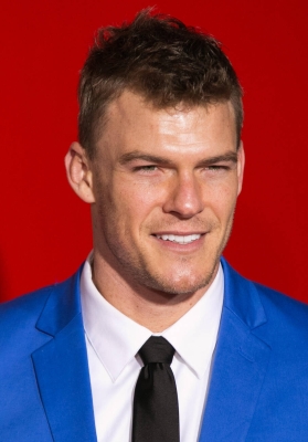 Celebrities_attend_Premiere_Of_Lionsgate_s_The_Hunger_Games.jpg