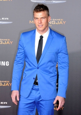 Premiere_Of_Lionsgate_s_The_Hunger_Games__Mockingjay_-_Part_28129.jpg