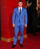 LA_Premiere_of_THE_HUNGER_GAMES__MOCKINGJAY___PART_2__Featur_28629.jpg