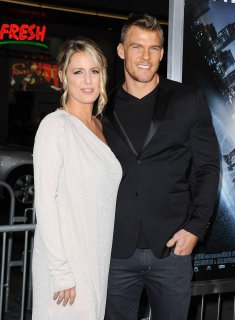 Alan_Ritchson2C_Catherine_Ritchson_attending_the_Project_Alm_28329.jpg