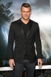 Celebrities_attend_Los_Angeles_premiere_of_PROJECT_ALMANAC_a_28329.jpg