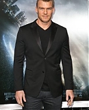 Celebrities_attend_Los_Angeles_premiere_of_PROJECT_ALMANAC_a_28329.jpg