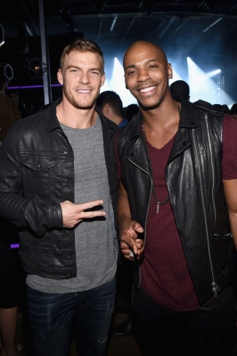 5B4684805005D_5BSamsung_Launches_The_Galaxy_S_6_With_Special_Guests_In_Los_Angeles5D_f~0.jpg